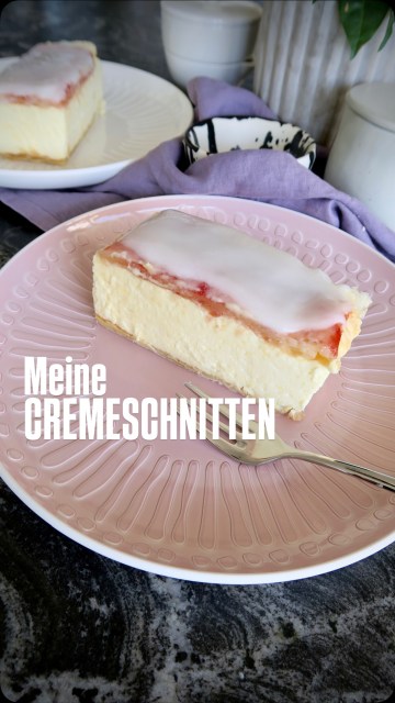 Du wolltest schon immer wissen, wie man super cremige Cremeschnitten bäckt? Ich verspreche Dir, meine gehen richtig einfach und schmecken himmlisch.
Mr. Bee isst sie immer ohne Zuckerglasur, ich heb sie mir immer auf, weil sie so gut schmeckt ;-). Seid ihr Team Zuckerglasur, oder ohne?
Den Link zum Rezept gibt’s in der Bio!

.
.
#cremeschnitte #puddingschnitte #binekocht #creme #puddingcremeschnitte