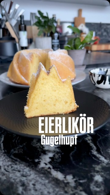 MEIN EIERLIKÖRGUGELGUPF. Einer der saftigsten und luftigsten Gugelhupfe überhaupt. Auch eine tolle Idee für Ostern! Aber Achtung - genug Leute einladen, weil man nie aufhören kann zu essen ;-). Ich hab letztes 3 Stück auf einmal gegessen.
Den Link zum Rezept gibt’s in der Bio. Ihr findet es aber auch jederzeit auf meinem Blog Binekocht.at (Suchbegriff: Eierlikörgugelhupf)
Gutes Gelingen!
#eierlikörgugelhupf #osterkuchen #gugelhupf #bundtcakes #binekocht