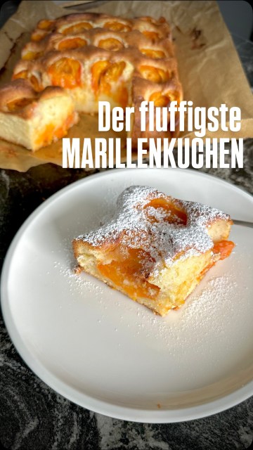 Der fluffigste Marillenkuchen aller Zeiten! Seit meiner Kindheit liebe ich dieses Rezept. Wir haben immer Gleichgewichtskuchen (auch wenn es Gleichschwerkuchen heißt) oder Sandmasse dazu gesagt. Er bleibt tagelang saftig, wenn er denn überhaupt solange überlebt. Weil einmal angefangen zu essen, kann man nicht mehr aufhören. Kennt ihr das wenn man sich jedes Mal wenn man vorbeigeht noch ein kleines Stückchen abschneidet, wieder ein kleines und plötzlich ist er weg?!?
Das komplette Rezept gibt’s auf meinem Blog. Den Direktlink gibts heute in der Bio! 
Bitte bei der Backzeit nur 180 Grad Umluft oder 200 Grad Ober- Unterhitze verwenden. 
.
.
🍑🍑🍑🍑🍑🍑🍑
#marillenkuchen #marille #binekocht #aprikosenkuchen #blechkuchen
