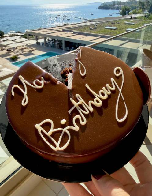 Birthday Boy. Wie immer auf Urlaub, wenn wir Mr. Bee feiern. Wir haben gestern ausgiebig angestoßen und sehr sehr fein gegessen. Love you 😘❤️

#birthday #binekocht #happybirthdaytoyou #holiday #goodvibe
