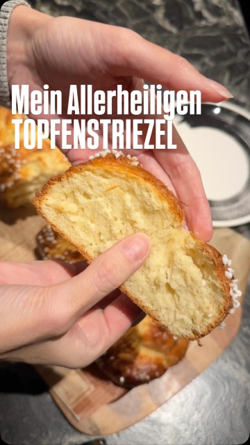 Mein TOPFENSTRIEZEL ganz OHNE GERM (HEFE). Für alle die Germ nicht so gut vertragen, oder mit ihr auf Kriegsfuß stehen. Er ist super schnell gemacht und damit eignet er sich perfekt als Allerheiligenstriezel. Wer hat ihn schon ausprobiert?

Den Link zum Rezept gibt’s in der Bio!
#topfenstriezel #striezel #allerheiligenstriezel #binekocht #topfenzopf